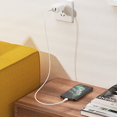 Адаптер мережевий HOCO Type-C to Lightning Cable Favor dual port N5 |1USB/1Type-C, PD20W/QC3.0, 3A| (Safety Certified) white