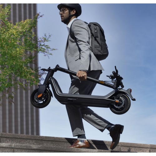 Електросамокат NIU KQi3 MAX Space Gray 9,5", 450(900)W, 13Ah, 65km, 25km/h, 25%, App, 21 kg